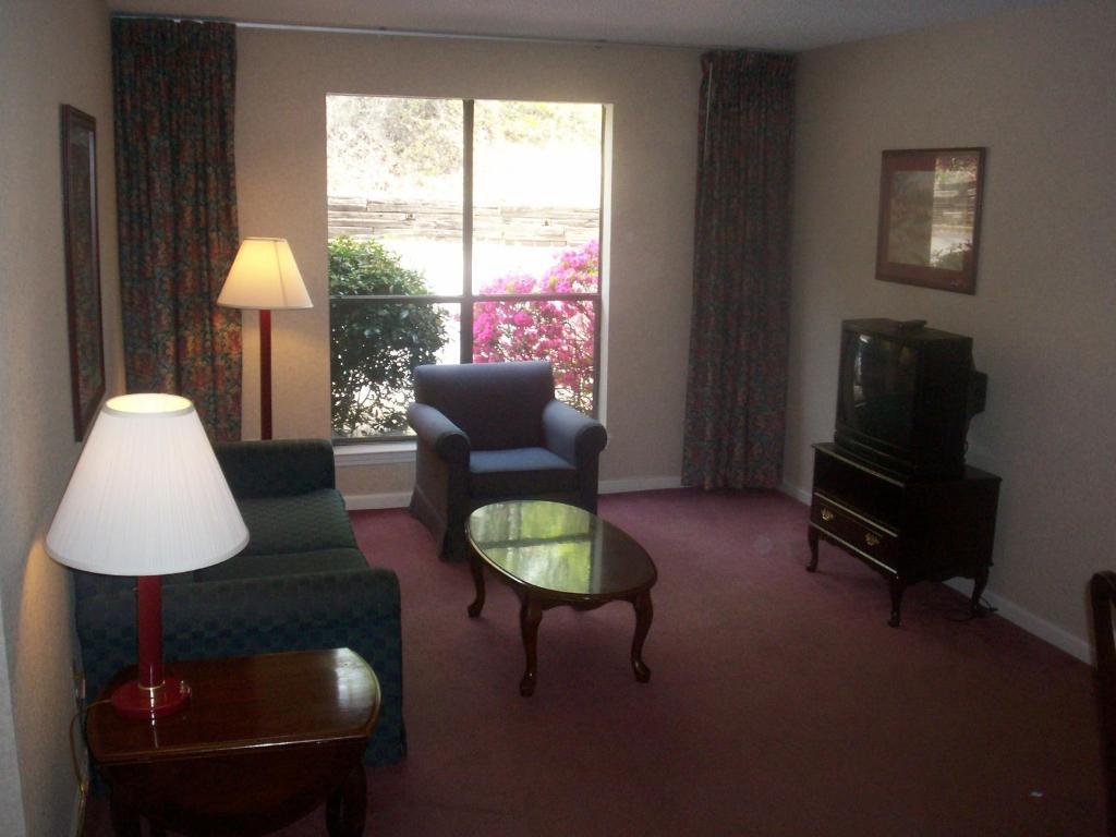 Rime Garden Inn & Suites Irondale Szoba fotó